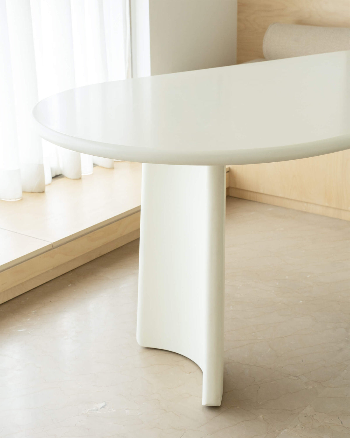 Nougat Table - Ballet